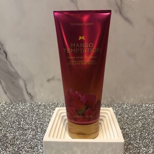 Victoria's Secret Mango Temptation Ultra-Moisturizing Hand & Body Cream 6.7 oz